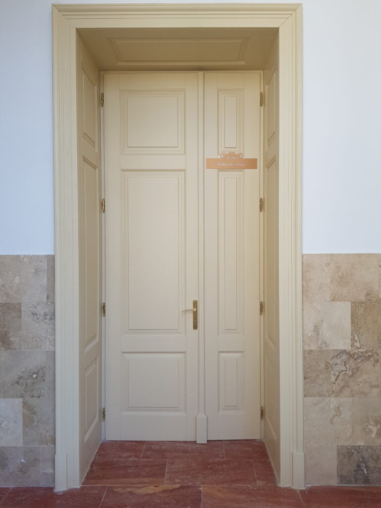 Porte d entrée en bois Classique blanc BriaGroup Professionnel à