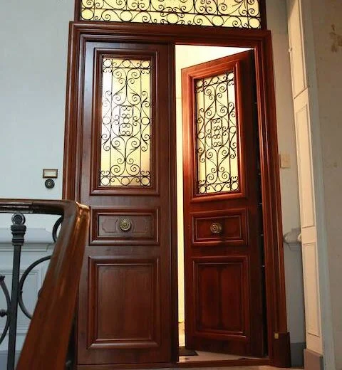 Porte d’entre en verre et bois