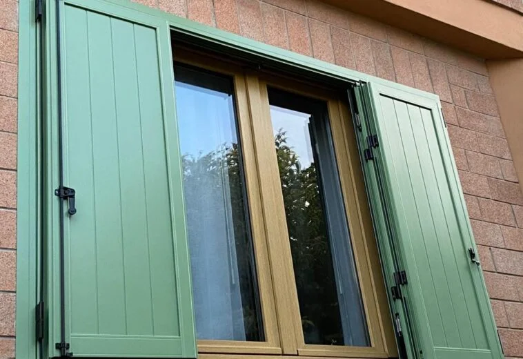 Volets de fenêtre en aluminium