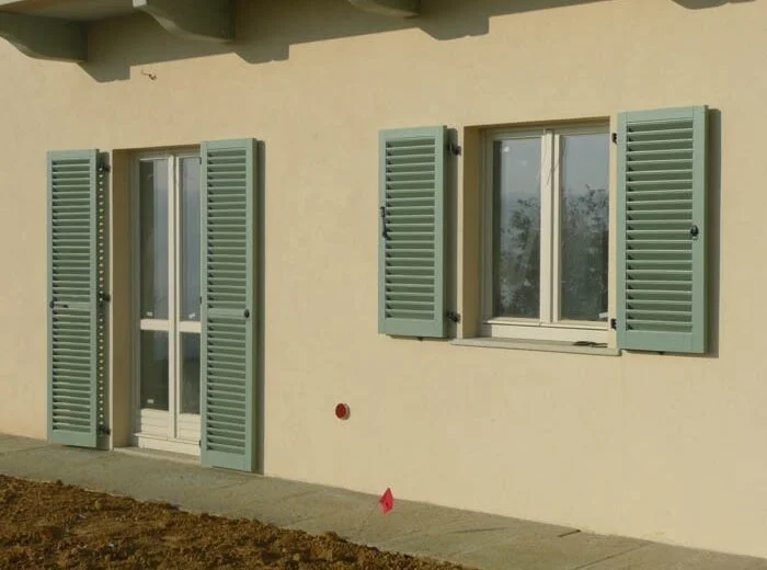 Volets pour fenêtres et portes