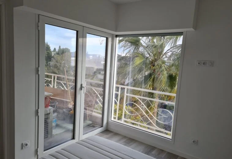 Châssis fixe et fenêtre coulissante pour Villa la Cupidon